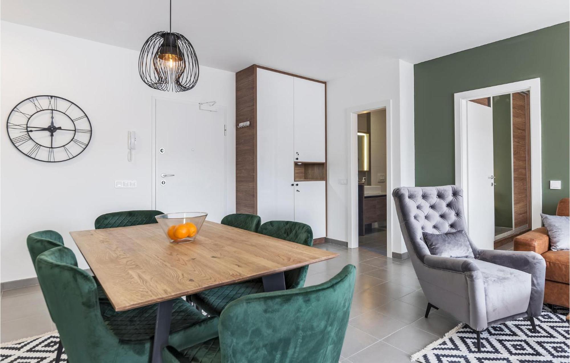 Amazing Apartment In Premantura With Kitchen المظهر الخارجي الصورة