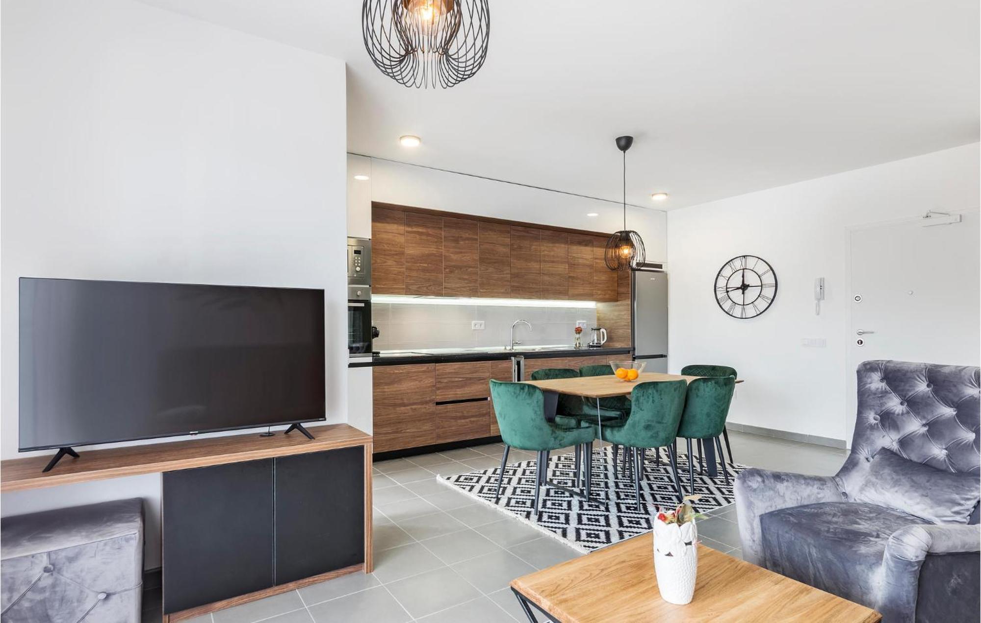 Amazing Apartment In Premantura With Kitchen المظهر الخارجي الصورة