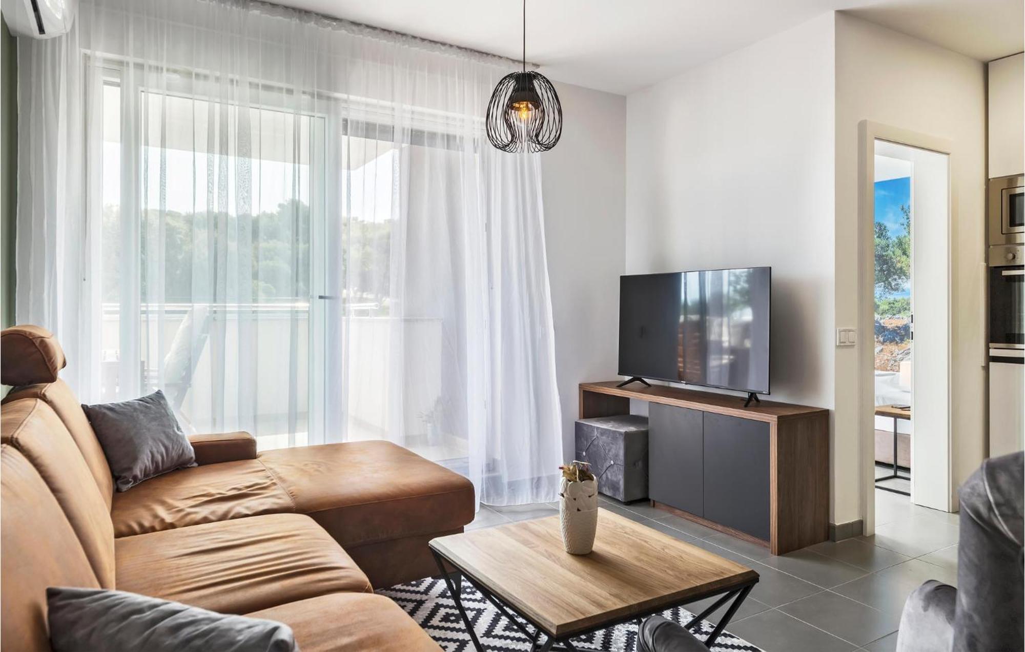 Amazing Apartment In Premantura With Kitchen المظهر الخارجي الصورة